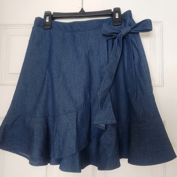 BCBGeneration Chambray Ruffle Skirt - Picture 3 of 6